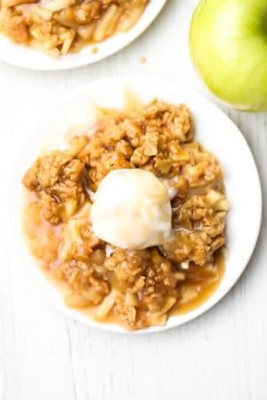 Vegan Apple Crisp - Nora Cooks