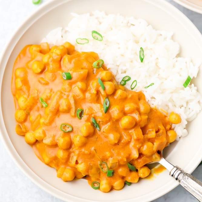 Easy Chickpea Curry - Nora Cooks