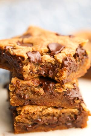 Vegan Chocolate Chip Cookie Bars - Nora Cooks