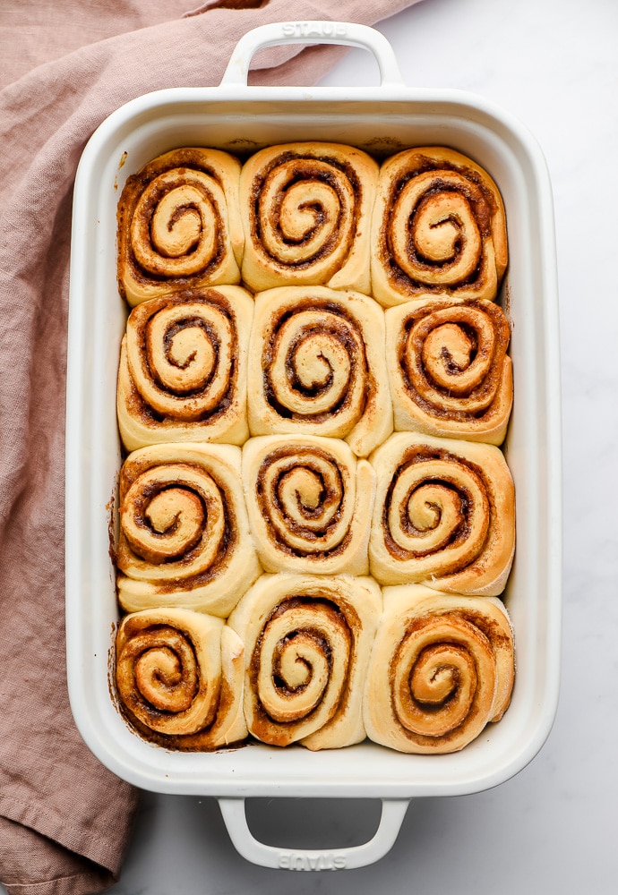 1 Hour Vegan Cinnamon Rolls - Nora Cooks