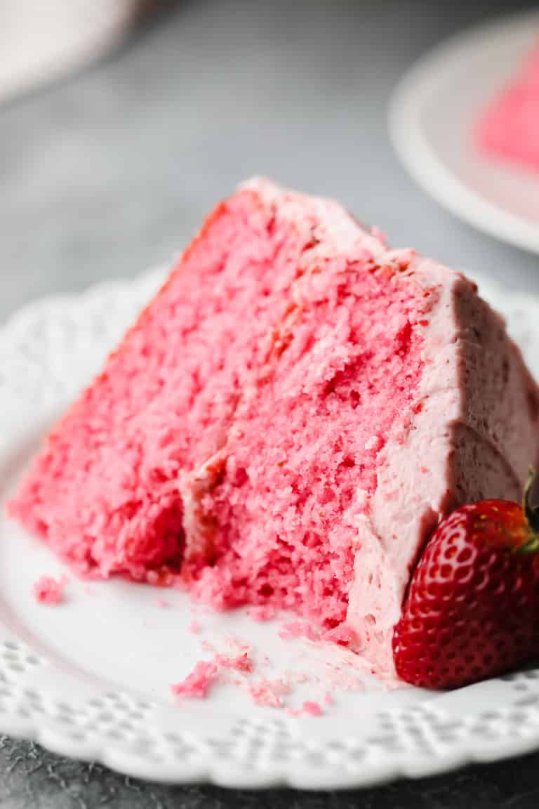 Vegan Strawberry Cake - Nora Cooks