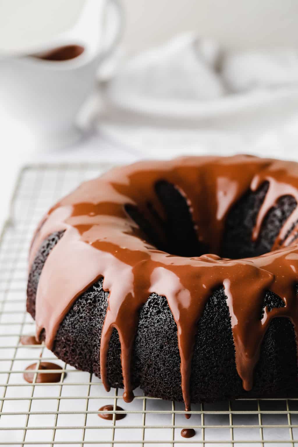 chocolate-vegan-bundt-cake-nora-cooks