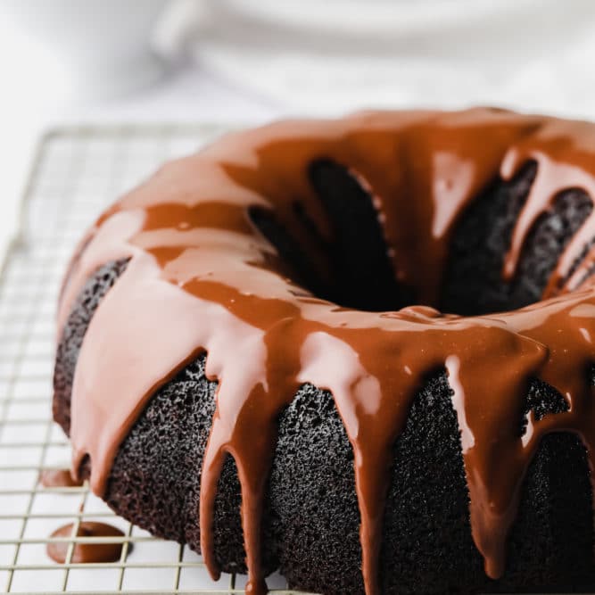 Chocolate Vegan Bundt Cake - Nora Cooks