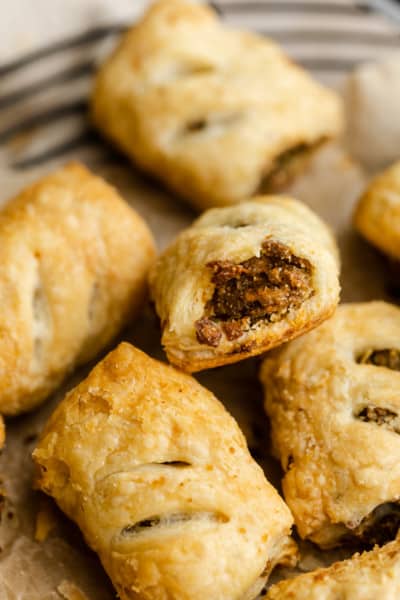 Vegan Sausage Rolls - Nora Cooks