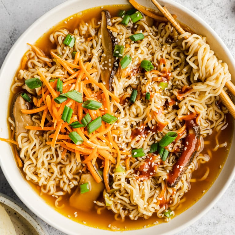 Easy Vegan Ramen - Nora Cooks