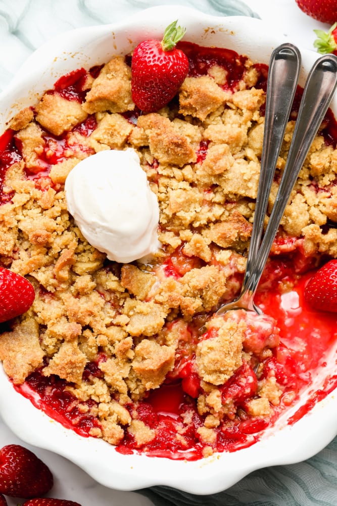 Strawberry Crumble - Nora Cooks