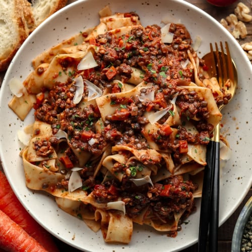 1-Pot Lentil Bolognese - Nora Cooks