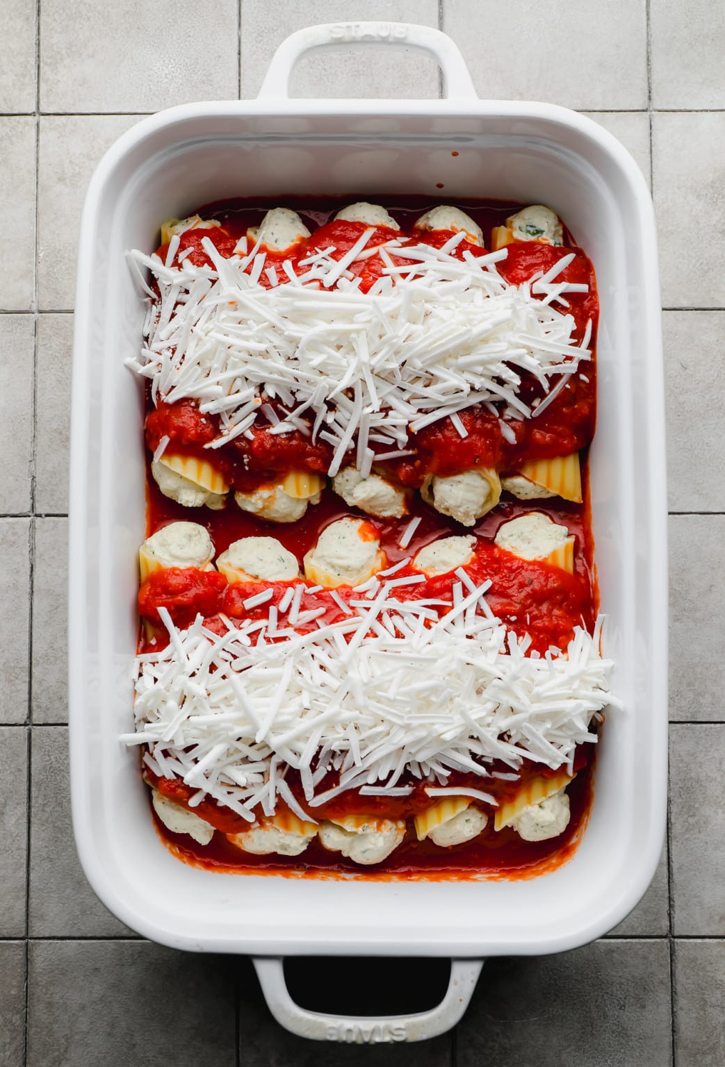 how to stuff manicotti        
        <figure class=